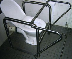 Toilet Surround with Front Safety Rail